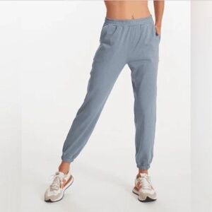 Vuori Women's Boyfriend Jogger Sweatpants Flint Heather Size Medium Blue Gray
